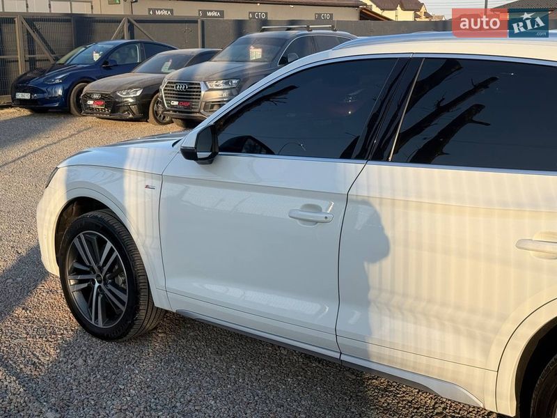 Внедорожник / Кроссовер Audi Q5 2022 в Стрые