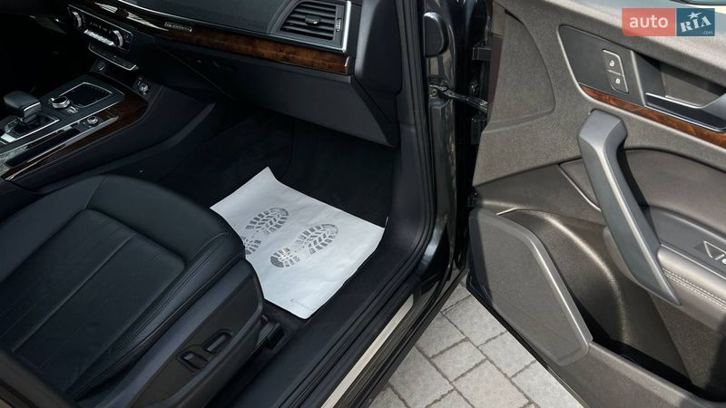 Позашляховик / Кросовер Audi Q5 2019 в Львові