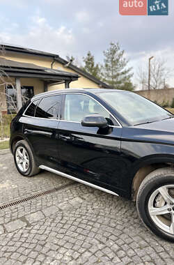 Внедорожник / Кроссовер Audi Q5 2021 в Львове