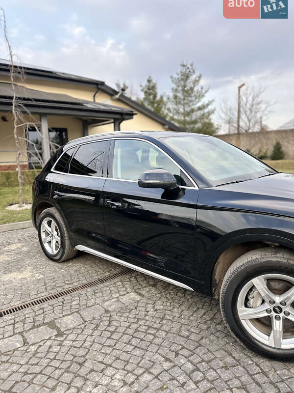 Внедорожник / Кроссовер Audi Q5 2021 в Львове
