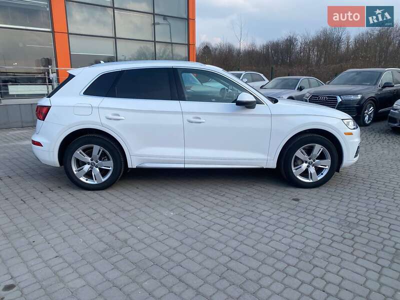 Внедорожник / Кроссовер Audi Q5 2017 в Львове