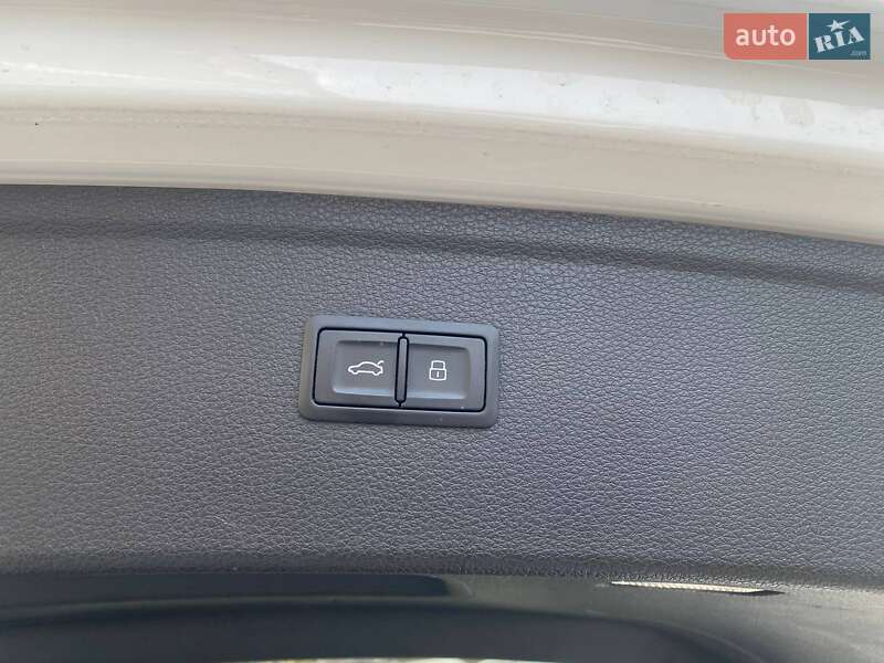 Внедорожник / Кроссовер Audi Q5 2017 в Львове