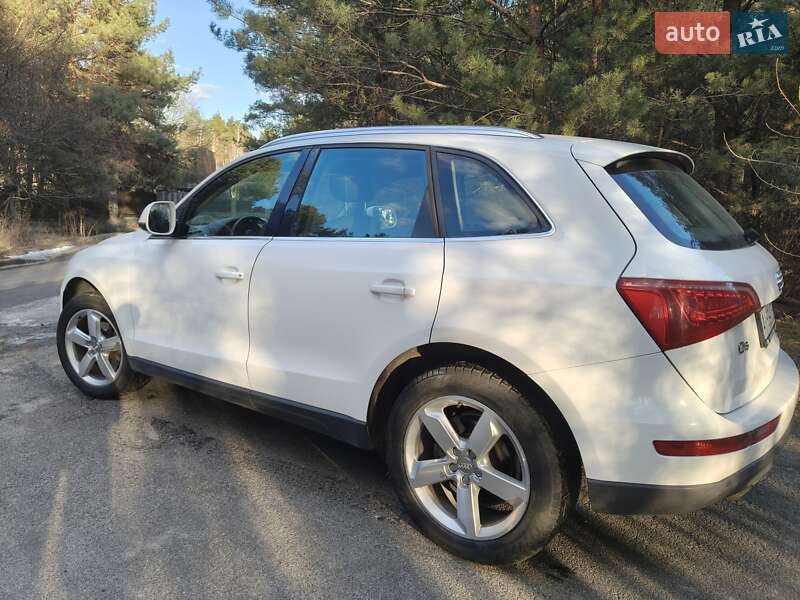 Позашляховик / Кросовер Audi Q5 2010 в Вишгороді