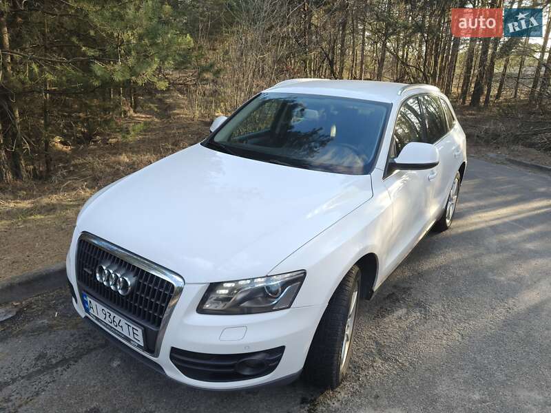 Позашляховик / Кросовер Audi Q5 2010 в Вишгороді