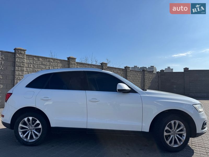Позашляховик / Кросовер Audi Q5 2014 в Чорноморську