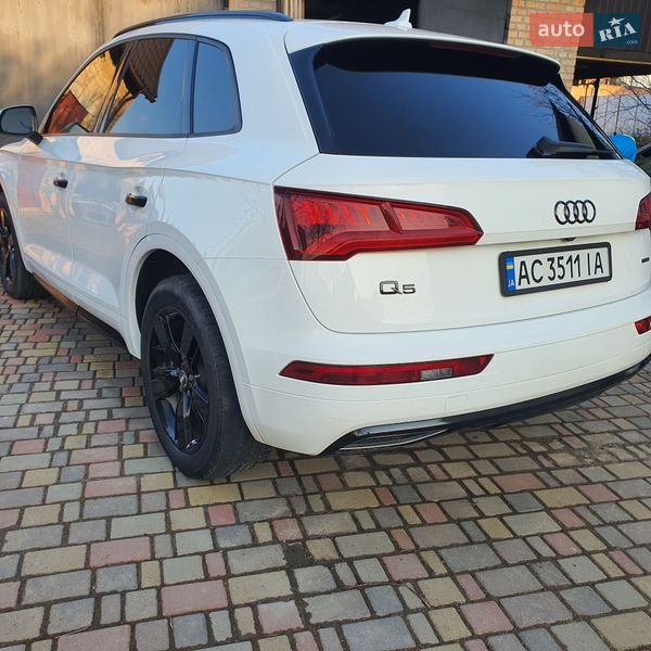 Позашляховик / Кросовер Audi Q5 2017 в Луцьку