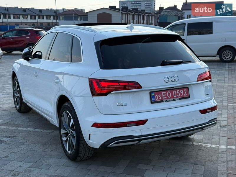 Внедорожник / Кроссовер Audi Q5 2021 в Киеве