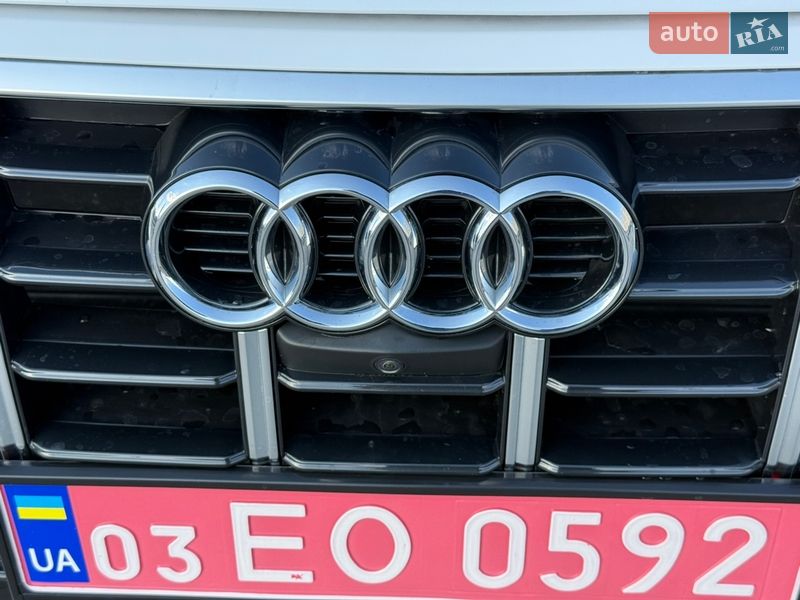 Внедорожник / Кроссовер Audi Q5 2021 в Киеве