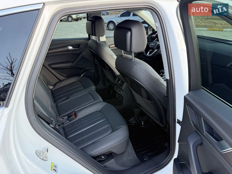 Внедорожник / Кроссовер Audi Q5 2021 в Киеве