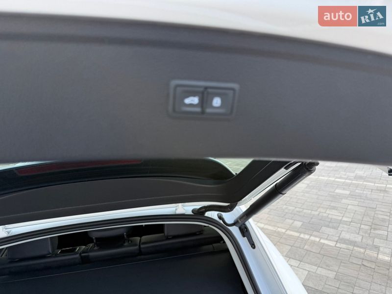 Внедорожник / Кроссовер Audi Q5 2021 в Киеве