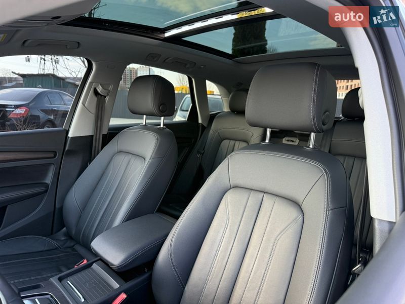 Внедорожник / Кроссовер Audi Q5 2021 в Киеве