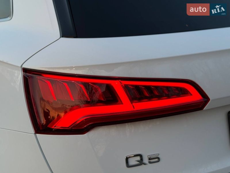 Внедорожник / Кроссовер Audi Q5 2017 в Киеве