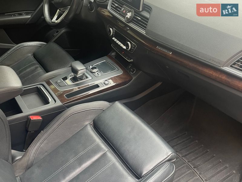 Внедорожник / Кроссовер Audi Q5 2018 в Черновцах