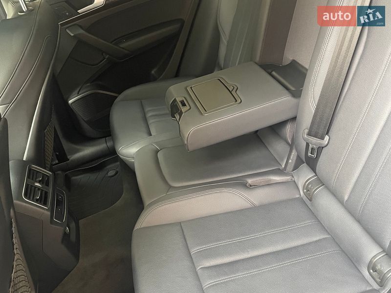 Внедорожник / Кроссовер Audi Q5 2018 в Черновцах