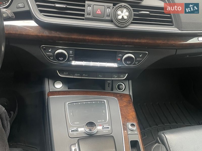 Внедорожник / Кроссовер Audi Q5 2018 в Черновцах