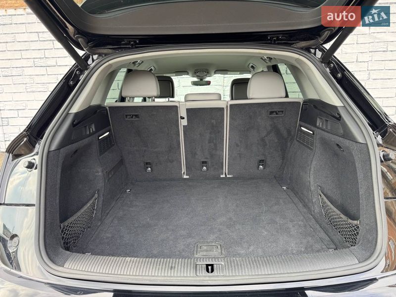 Внедорожник / Кроссовер Audi Q5 2020 в Киеве