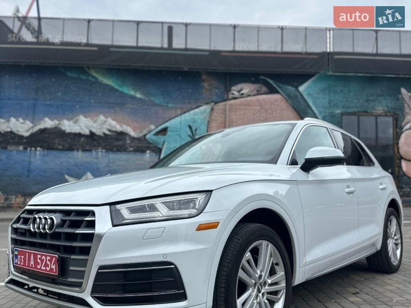Позашляховик / Кросовер Audi Q5 2020 в Луцьку