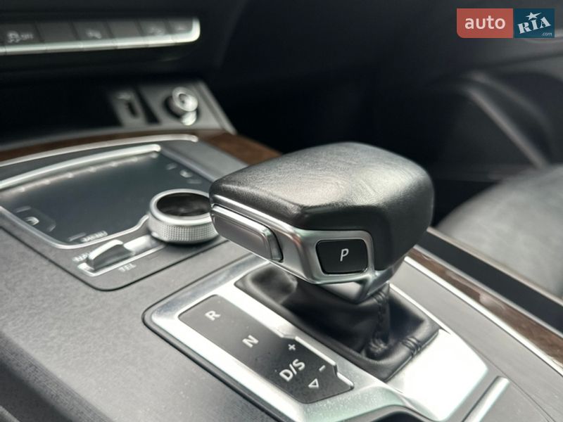 Позашляховик / Кросовер Audi Q5 2020 в Луцьку