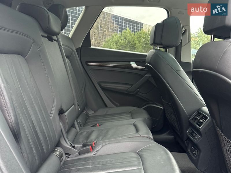 Позашляховик / Кросовер Audi Q5 2020 в Луцьку