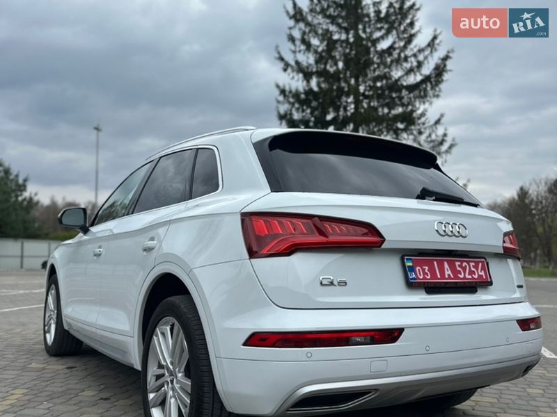 Позашляховик / Кросовер Audi Q5 2020 в Луцьку