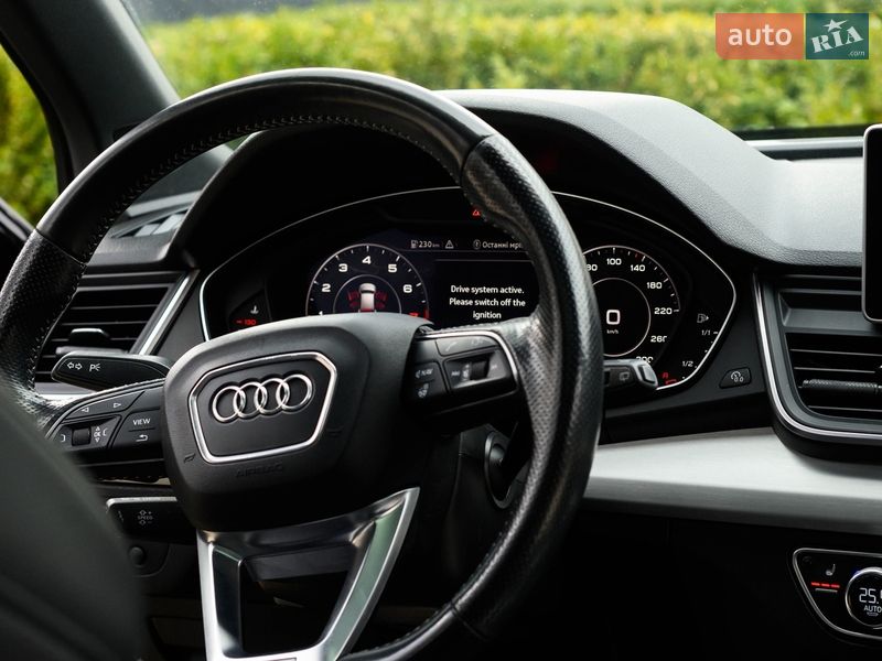 Позашляховик / Кросовер Audi Q5 2018 в Косові