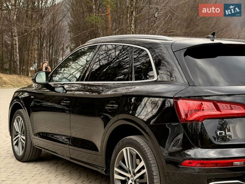 Позашляховик / Кросовер Audi Q5 2018 в Косові