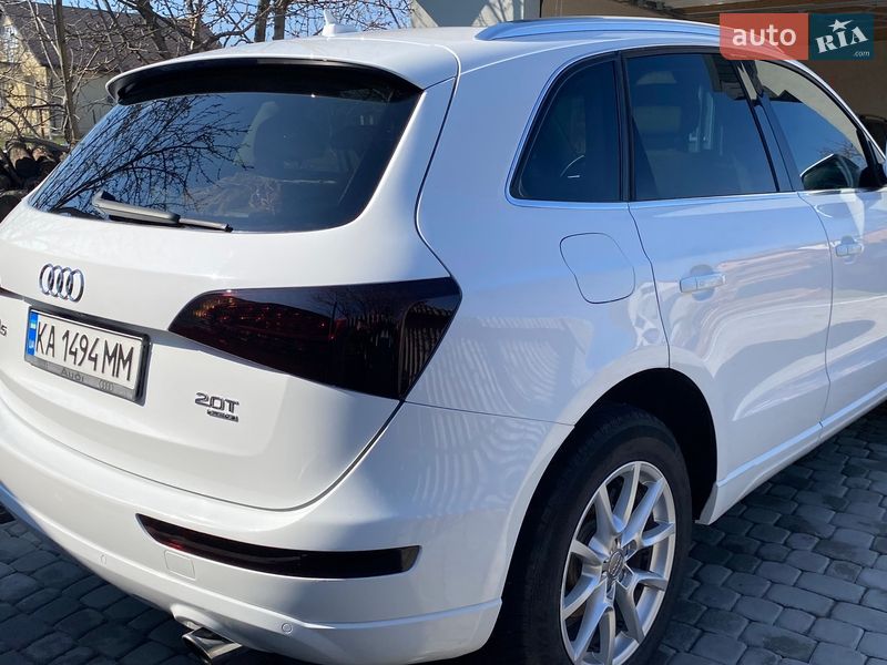 Позашляховик / Кросовер Audi Q5 2010 в Немирові