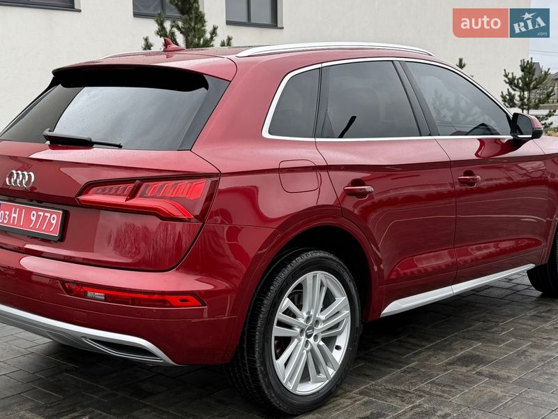Позашляховик / Кросовер Audi Q5 2018 в Луцьку