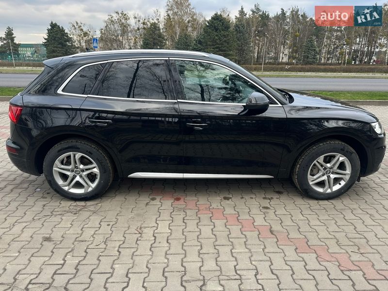 Позашляховик / Кросовер Audi Q5 2018 в Маневичах