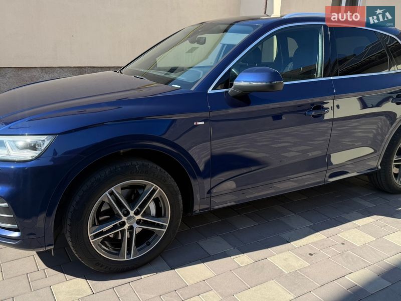 Позашляховик / Кросовер Audi Q5 2017 в Хусті