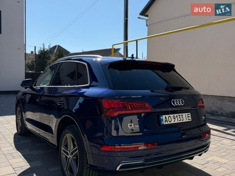 Позашляховик / Кросовер Audi Q5 2017 в Хусті