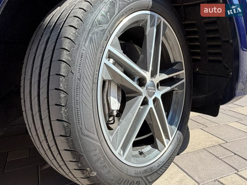 Позашляховик / Кросовер Audi Q5 2017 в Хусті