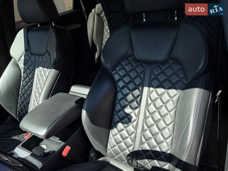 Позашляховик / Кросовер Audi Q5 2017 в Хусті