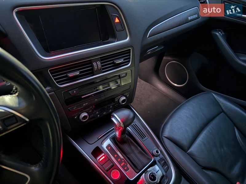 Позашляховик / Кросовер Audi Q5 2015 в Луцьку