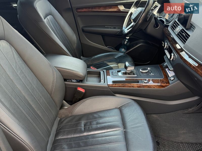 Внедорожник / Кроссовер Audi Q5 2017 в Полтаве