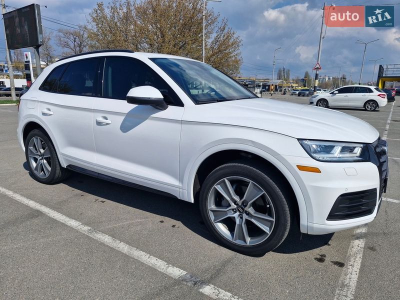 Внедорожник / Кроссовер Audi Q5 2020 в Киеве