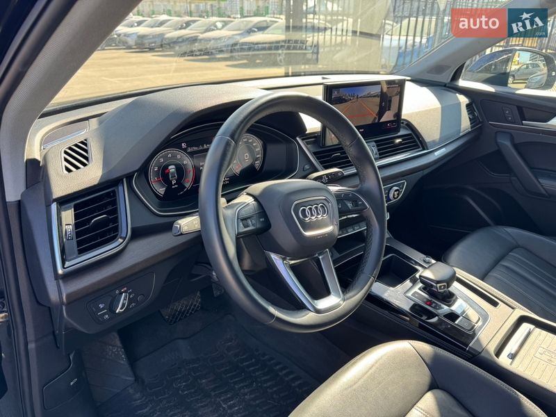 Позашляховик / Кросовер Audi Q5 2021 в Києві