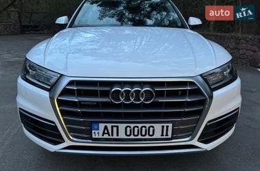 Позашляховик / Кросовер Audi Q5 2018 в Києві