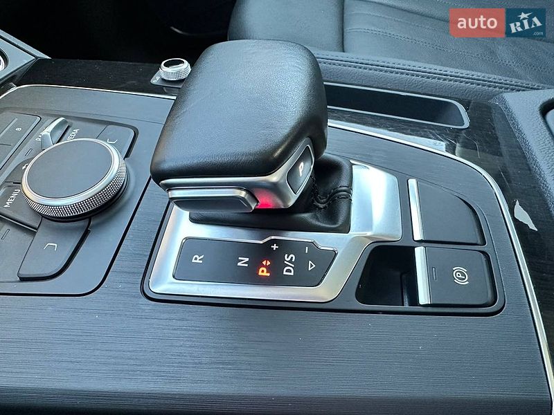 Позашляховик / Кросовер Audi Q5 2020 в Києві