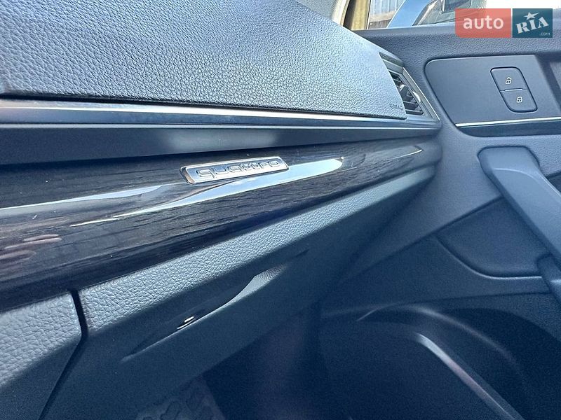 Позашляховик / Кросовер Audi Q5 2020 в Києві