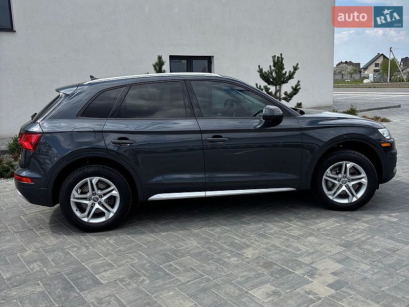 Внедорожник / Кроссовер Audi Q5 2016 в Луцке