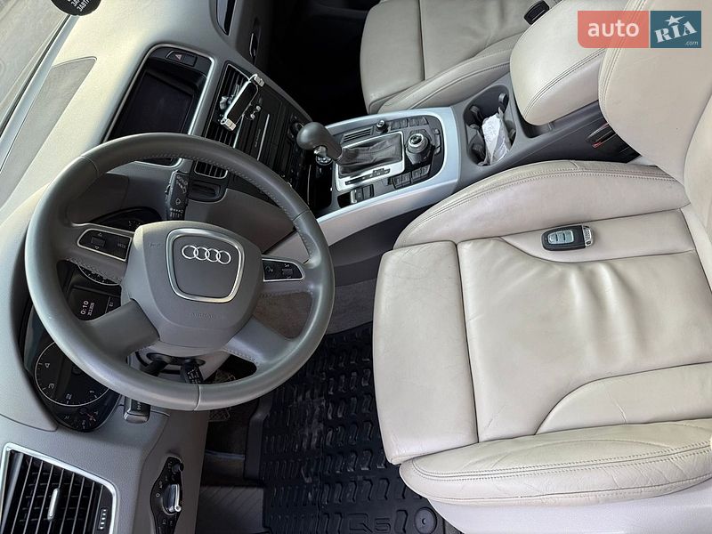 Позашляховик / Кросовер Audi Q5 2011 в Новоархангельську