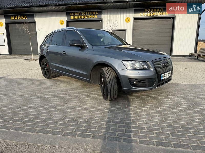 Позашляховик / Кросовер Audi Q5 2011 в Новоархангельську