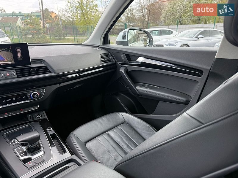 Внедорожник / Кроссовер Audi Q5 2019 в Киеве