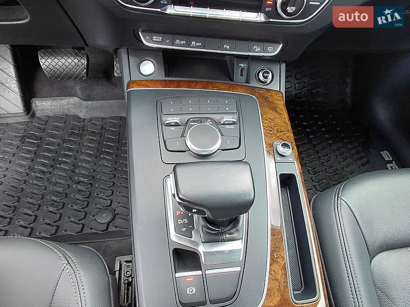 Внедорожник / Кроссовер Audi Q5 2018 в Кривом Роге