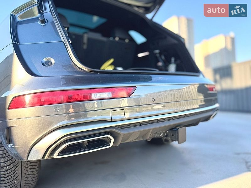 Внедорожник / Кроссовер Audi Q5 2022 в Киеве
