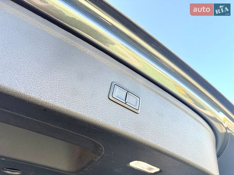Внедорожник / Кроссовер Audi Q5 2022 в Киеве