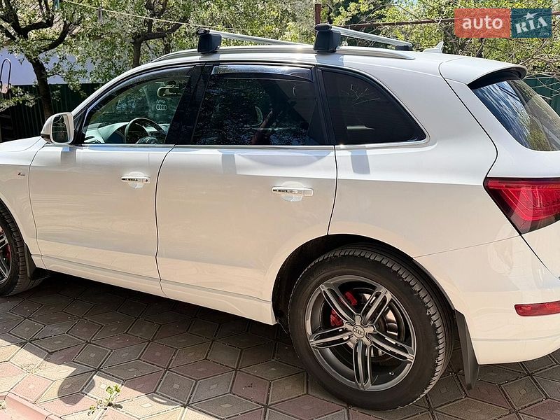 Внедорожник / Кроссовер Audi Q5 2011 в Каменец-Подольском