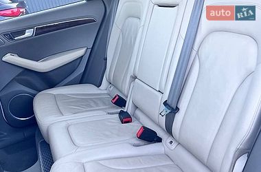 Внедорожник / Кроссовер Audi Q5 2011 в Каменец-Подольском