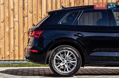 Внедорожник / Кроссовер Audi Q5 2017 в Львове